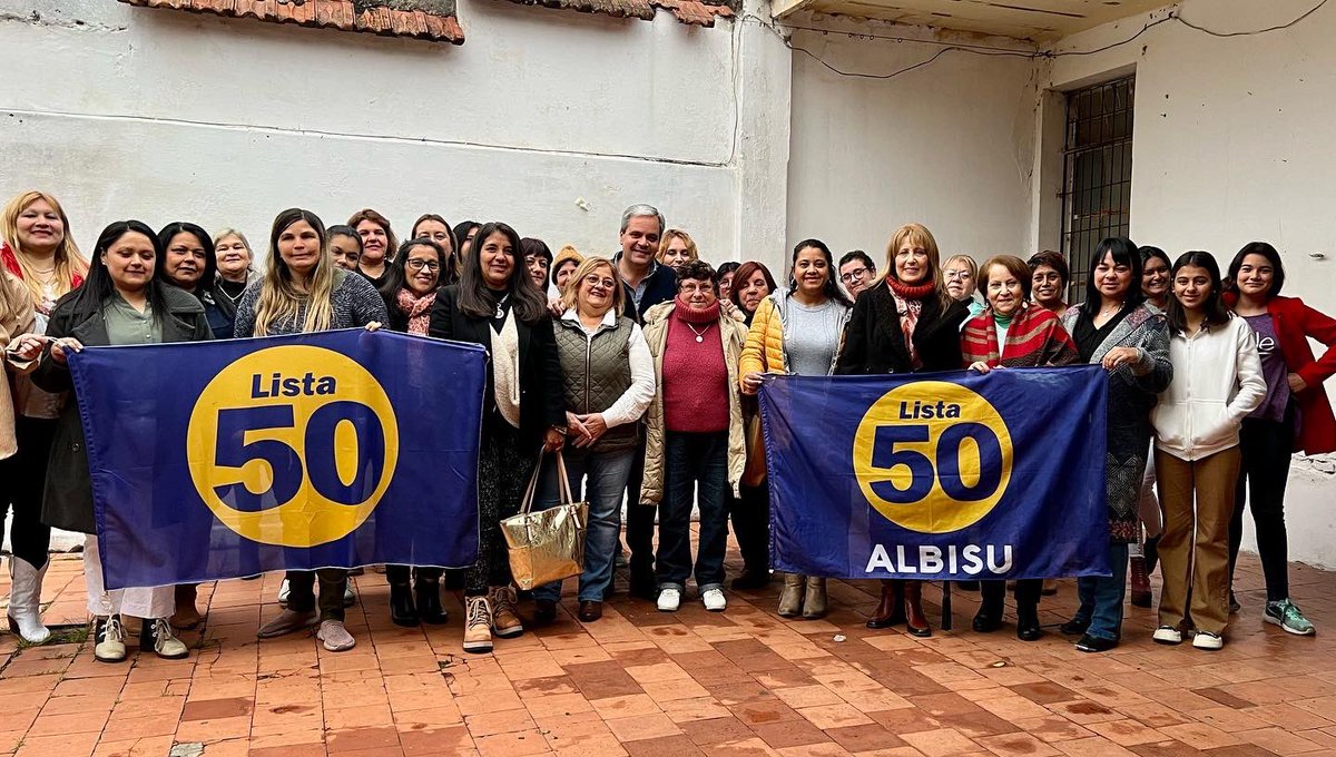 carlosilva_50's tweet photo. Participamos junto a compañeras del grupo de Mujeres de la Lista 50 en una actividad donde homenajearon a las MAMAS del grupo. 
Gracias a todas ellas, quienes con esfuerzo y dedicación hicieron esto posible. 💪💪 https://t.co/tgOsKmIdFC