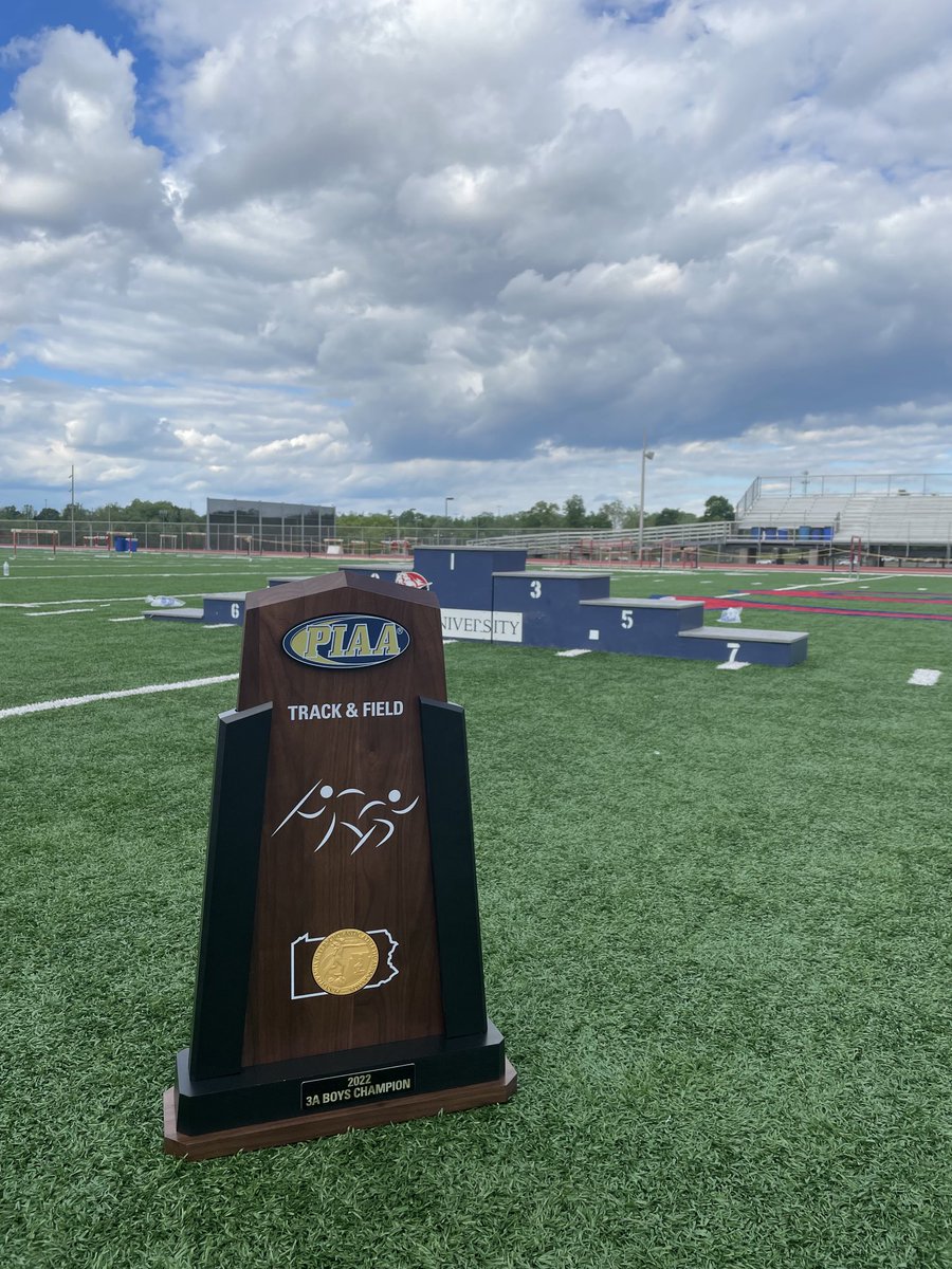 ButlerTandF's tweet photo. It’s been a goal all season &amp; The Butler Men’s Track &amp; Field Team is the 2022 PIAA Class AAA State Champions!  Pts coming from 3200 - CJ wins &amp; Drew 4th, 1600 - CJ 2nd, Tristan 3rd PV, 4x8 3rd, Tyler 4th LJ, Guinness 6th, 400 &amp; 4x4 5th!  They “Had a Day” ⁦@PennTrackXC⁩ https://t.co/qxmto5QoOO