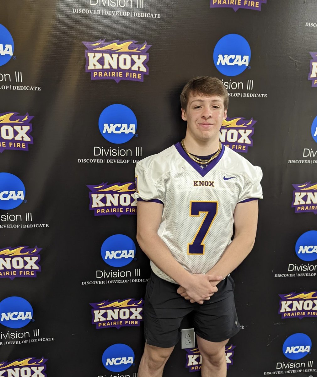 Cole23L's tweet photo. Huge thanks to @CoachHipp34 for the opportunity to visit @FB_KnoxCollege. Can’t wait to be back! @CoachWillits @Coach_SchultzDC @AdamRies5 @BagleyRysean @CWWarriors @nlieber_ @DeepDishFB @CoachBigPete @PrepRedzone @PrepRedzoneIL https://t.co/kp46Shp2eB