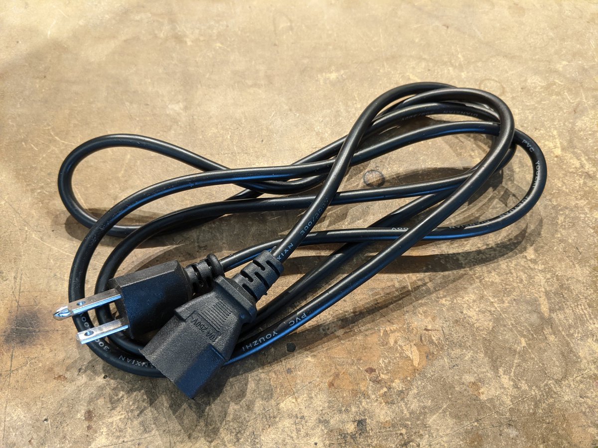 TubeTimeUS's tweet photo. while using this AC power cord with my logic analyzer, I noticed that it got really warm. 🧵 https://t.co/SNOSSKtMuA