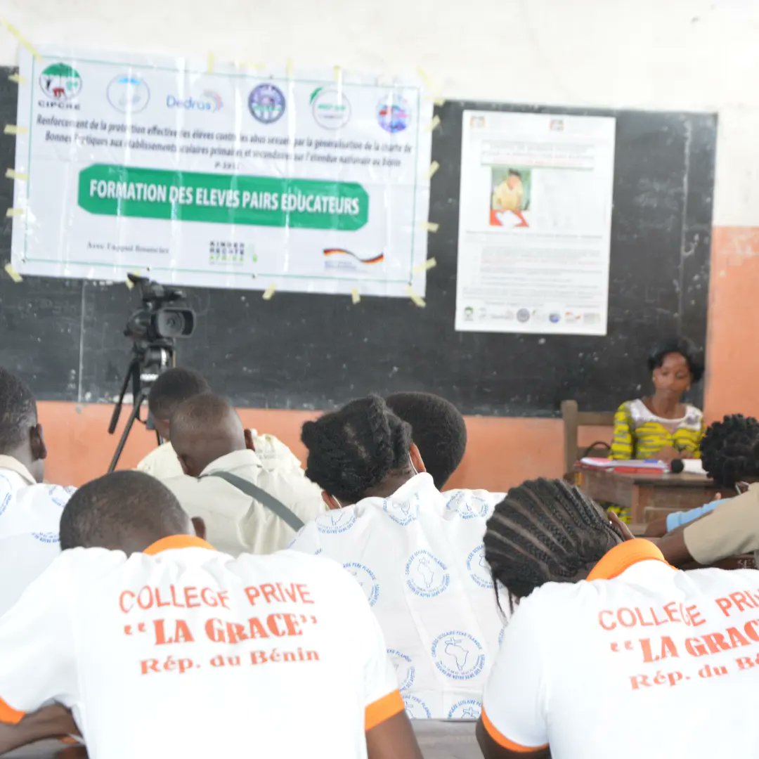 Formation des élèves pairs éducateurs sur la charte de bonnes pratiques pour la lutte contre les abus sexuels ce mercredi 25 mai 2022 au CEG Ste Rita de Cotonou
#contrelesabussexuels
#chartedeBonnesPratiques
#cipcrebenin
#kira
#cooperationallemande