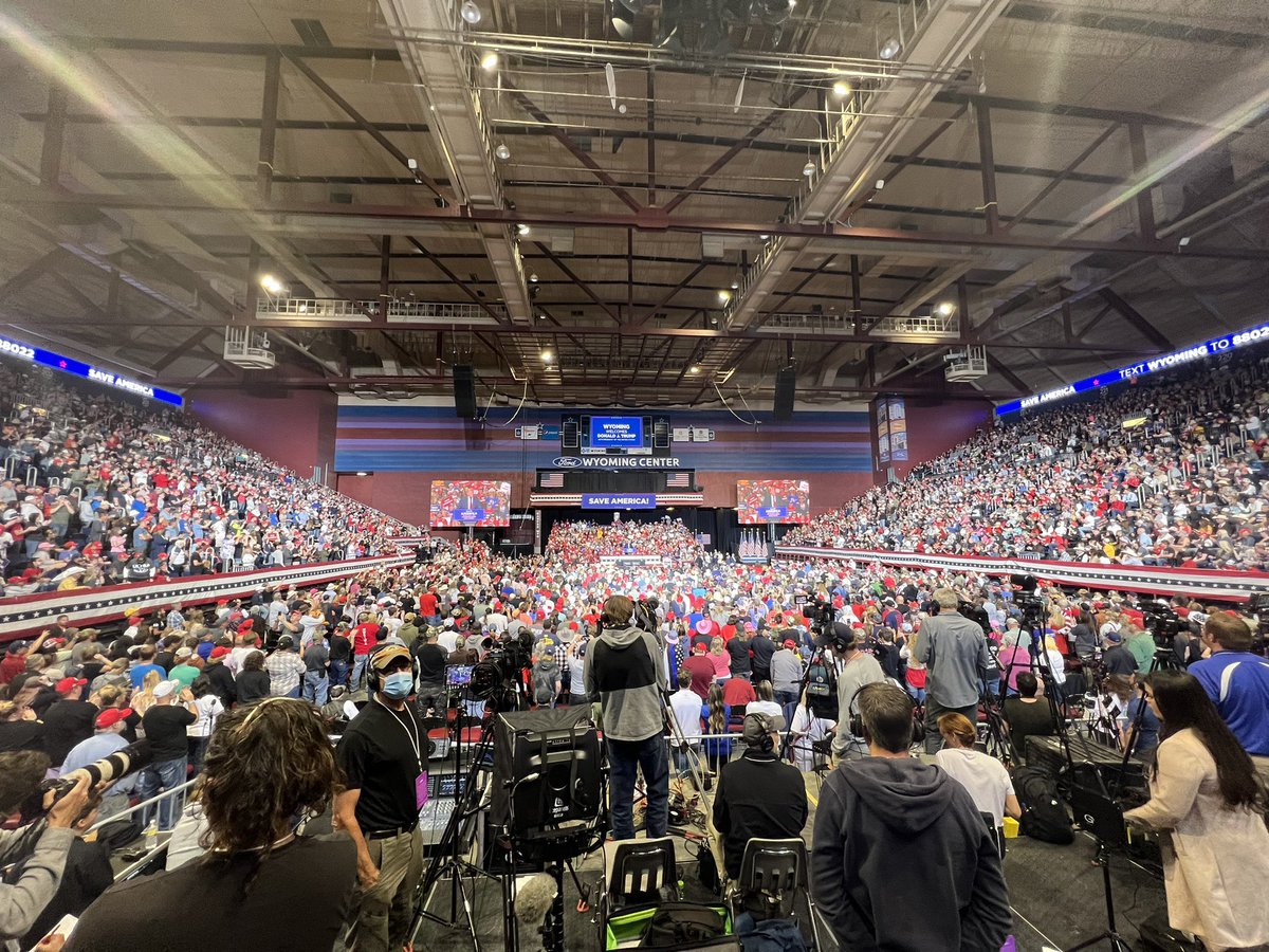 brianglenntv's tweet photo. LARGEST CROWD in Wyoming history. 
🎥 @RSBNetwork 🇺🇸 #trumprally #wy https://t.co/StrXGVkPmK