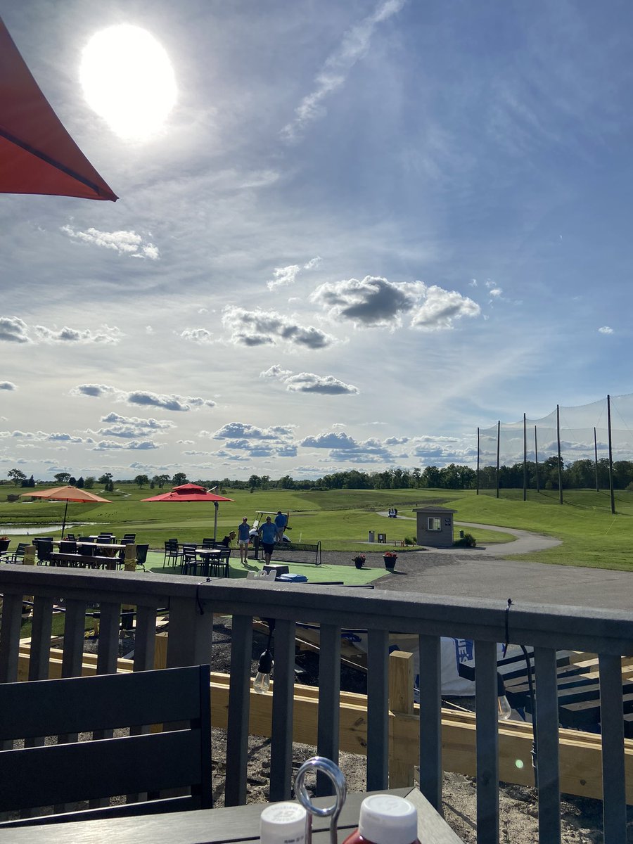 Breadchick's tweet photo. I may not have “won” but the weather tonight makes everyone a winner! #PureMichigan #golfdate #thankgodforhandicaps https://t.co/AcNJM4QV6L