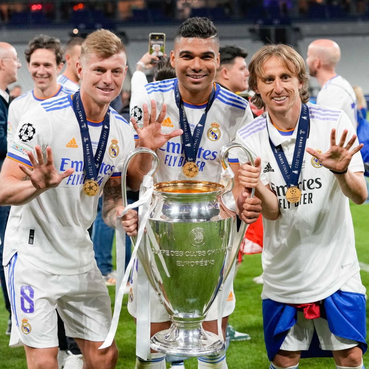 SoyFan10's tweet photo. El mejor mediocampo en la historia del fútbol, nada que discutir. https://t.co/EpRyljhgE8