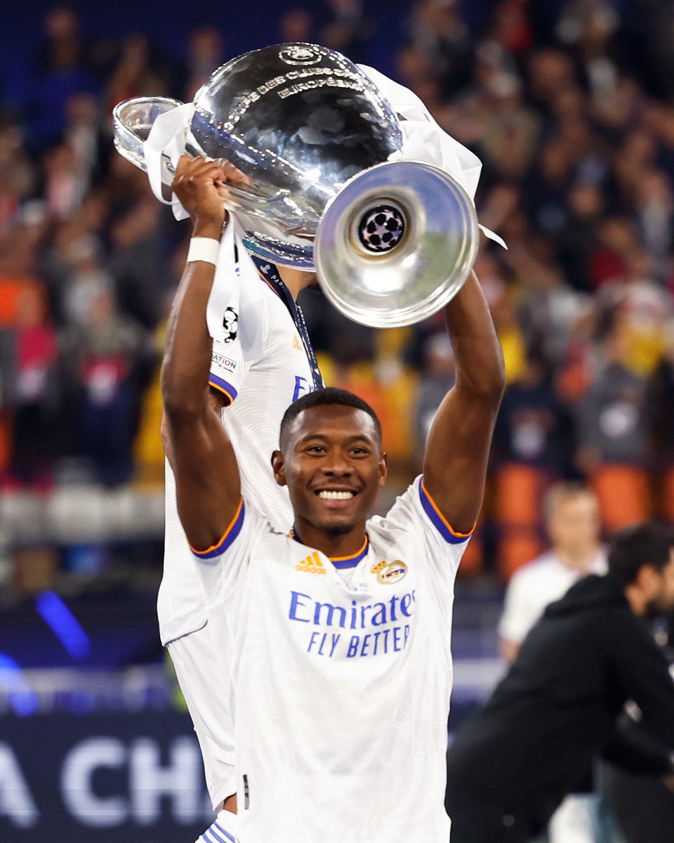 realmadrid's tweet photo. 😜 No es una silla pero tampoco está mal...
🪑 @David_Alaba
🏆 #CHAMP14NS https://t.co/OSf5jiA3Y0