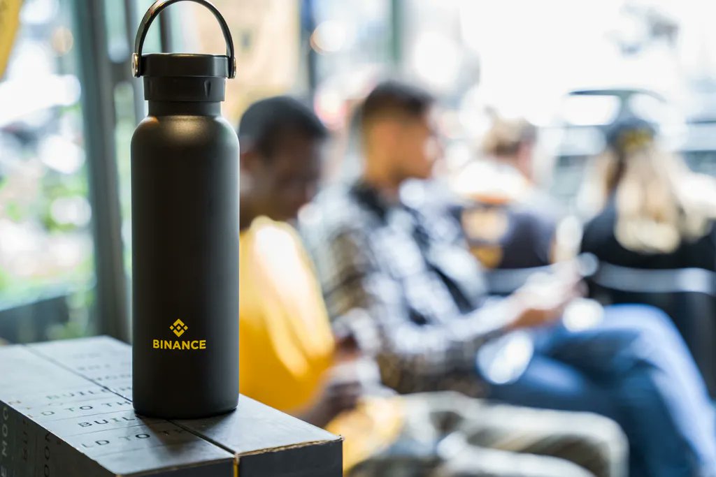 Binance tweet media