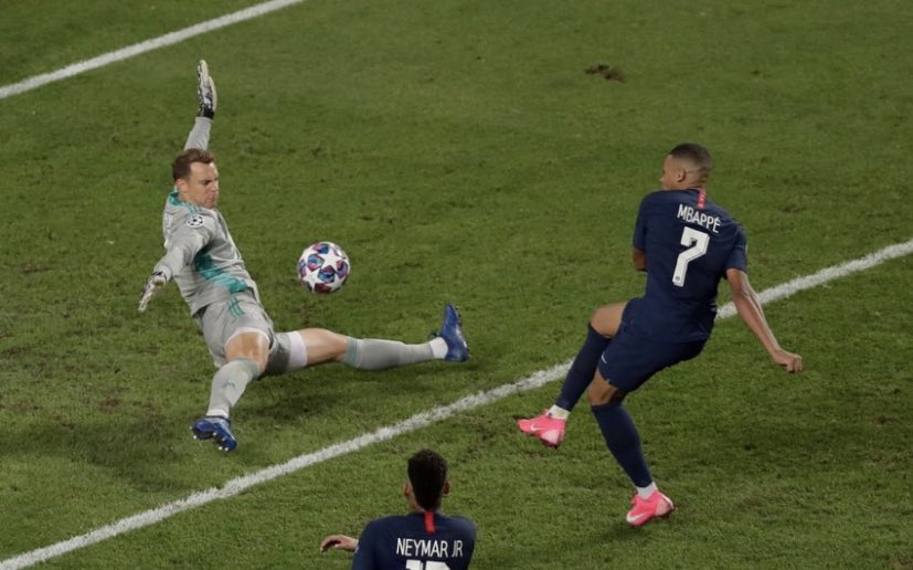 _BAYYERN's tweet image. أقسم بالله العظيم أعظم اداء لحارس في نهائي دوري ابطال أوروبا كان لمانويل نوير في نهائي لشبونه ضد باريس سنة 2020 .

- بس مشكلته مايجيب لايكات