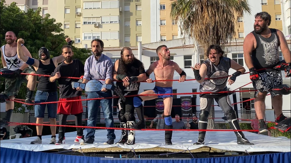 jackbagans_wres's tweet photo. Hay una casa que me vio "nacer", crecer y me hizo pasar los mejores momentos de mi vida. Digan lo que digan, hoy la old school me ha devuelto 12 años de vida @NtweCadiz #WeAreNTWE #WeAreOldSchool https://t.co/OmQIZjLhOX