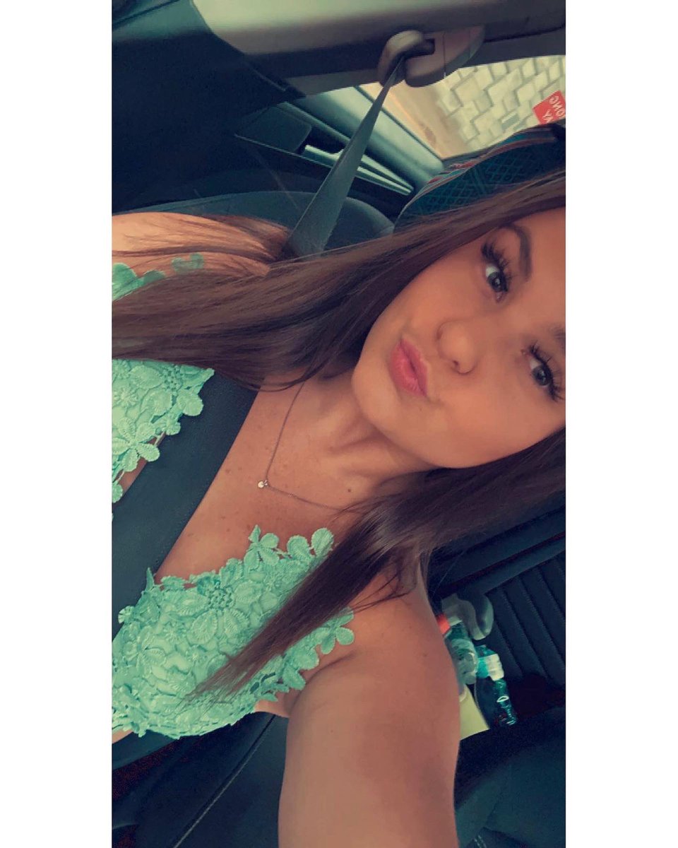 Kalynrosee's tweet photo. When bored selfie time it is lol https://t.co/GlheMAmvdZ