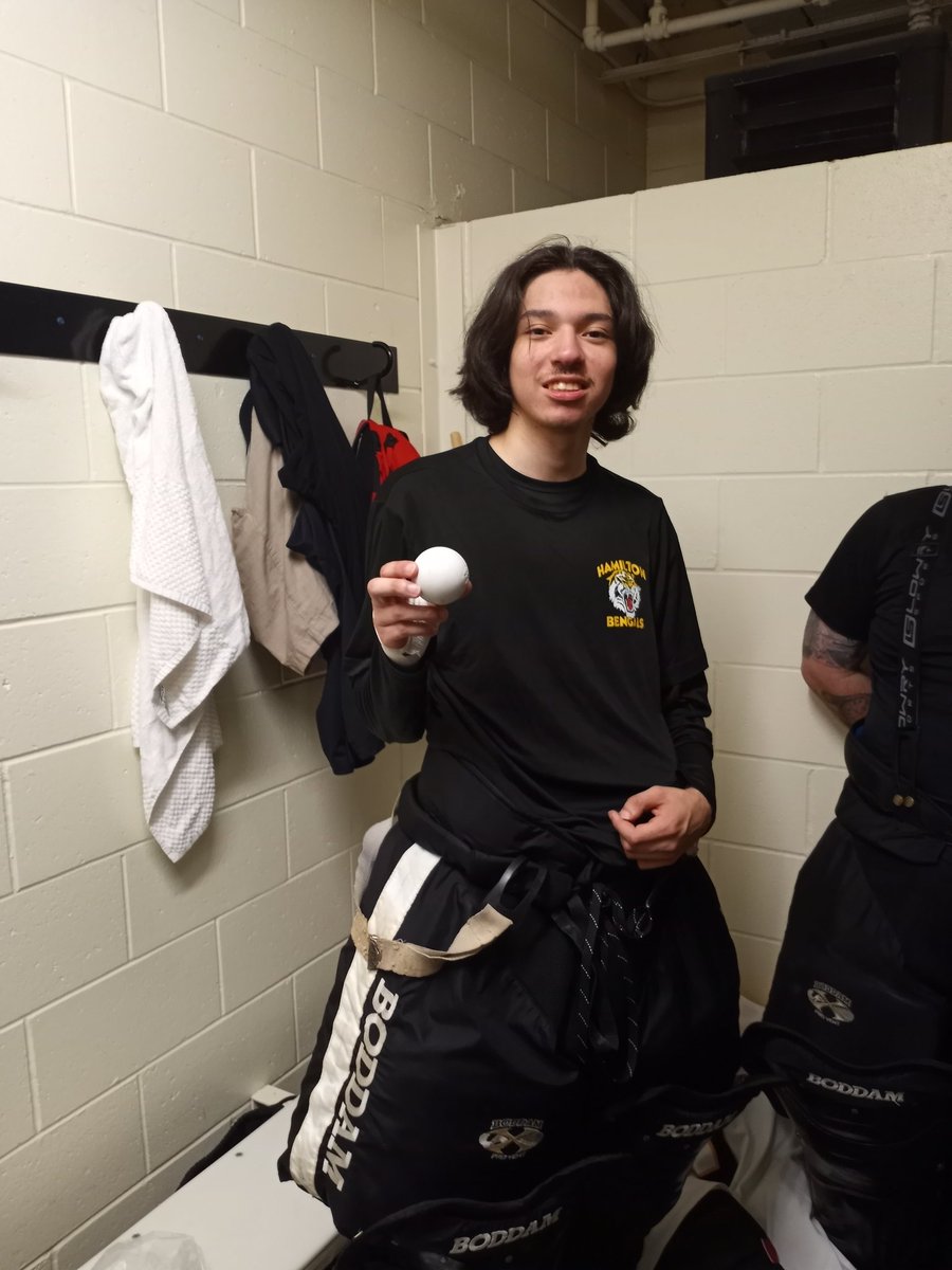 hamlaxjunior's tweet photo. Game ball goes to Jaxon Longboat https://t.co/x29oABeOSB