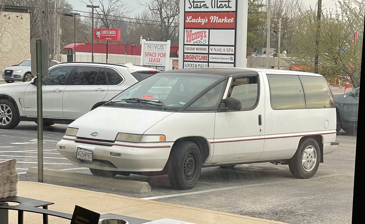 Dunking on <a href="/Car_Guy_Tom/">Tom Appel ™</a> with this Lumina APV. Respect the throne 😁👑 #carspotter <a href="/cgautomotive/">Consumer Guide Auto</a>