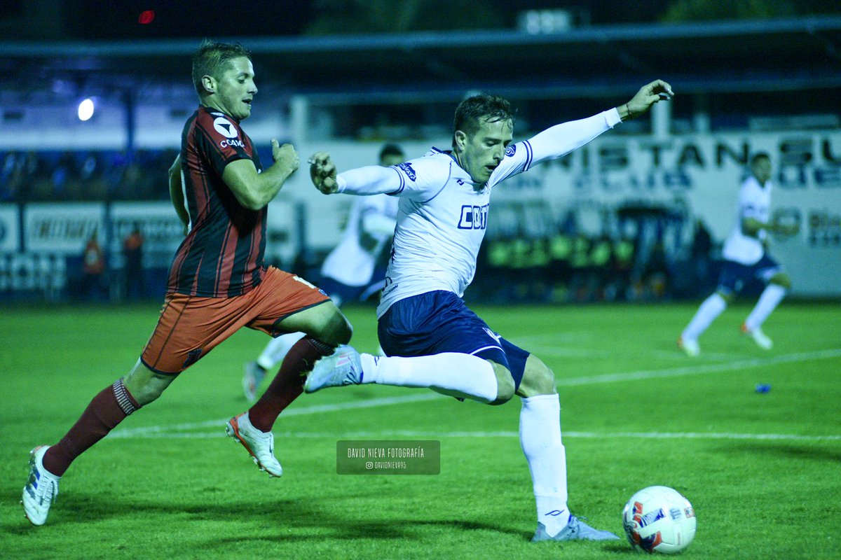 Final en Ezeiza 
<a href="/TSuarezOficial/">Club Tristán Suárez</a>  cayó como local por 2-0 a <a href="/defeweb/">Defensores de Belgrano</a> con goles de Olivares y Sandoval 
<a href="/mundoascenso/">Mundo Ascenso</a> <a href="/ElShowdelSur/">El Show del Sur</a> <a href="/Argentinascenso/">Argentina en ascenso</a> <a href="/DanielBaretto/">FABIO DANIEL BARETTO</a>