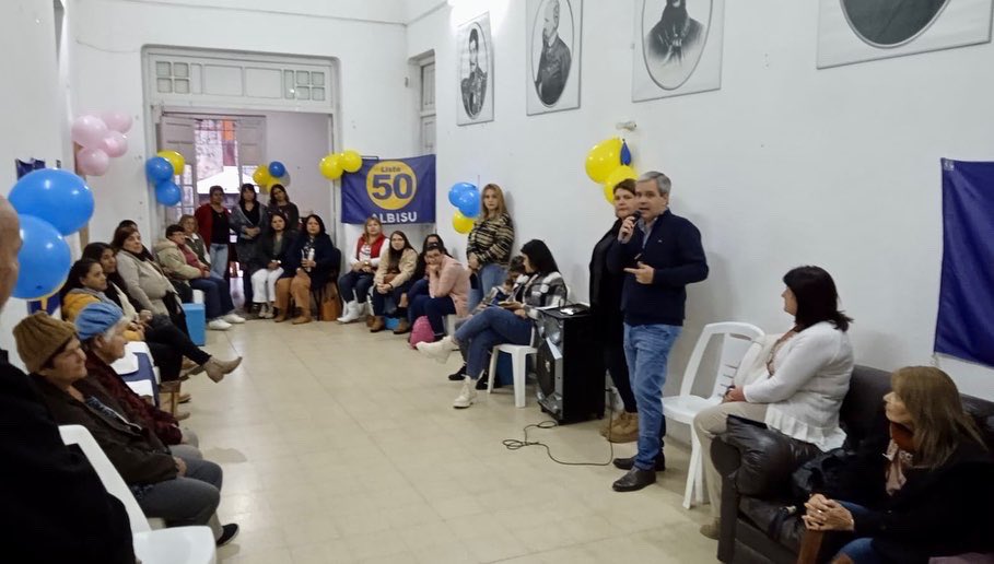 carlosilva_50's tweet photo. Participamos junto a compañeras del grupo de Mujeres de la Lista 50 en una actividad donde homenajearon a las MAMAS del grupo. 
Gracias a todas ellas, quienes con esfuerzo y dedicación hicieron esto posible. 💪💪 https://t.co/tgOsKmIdFC
