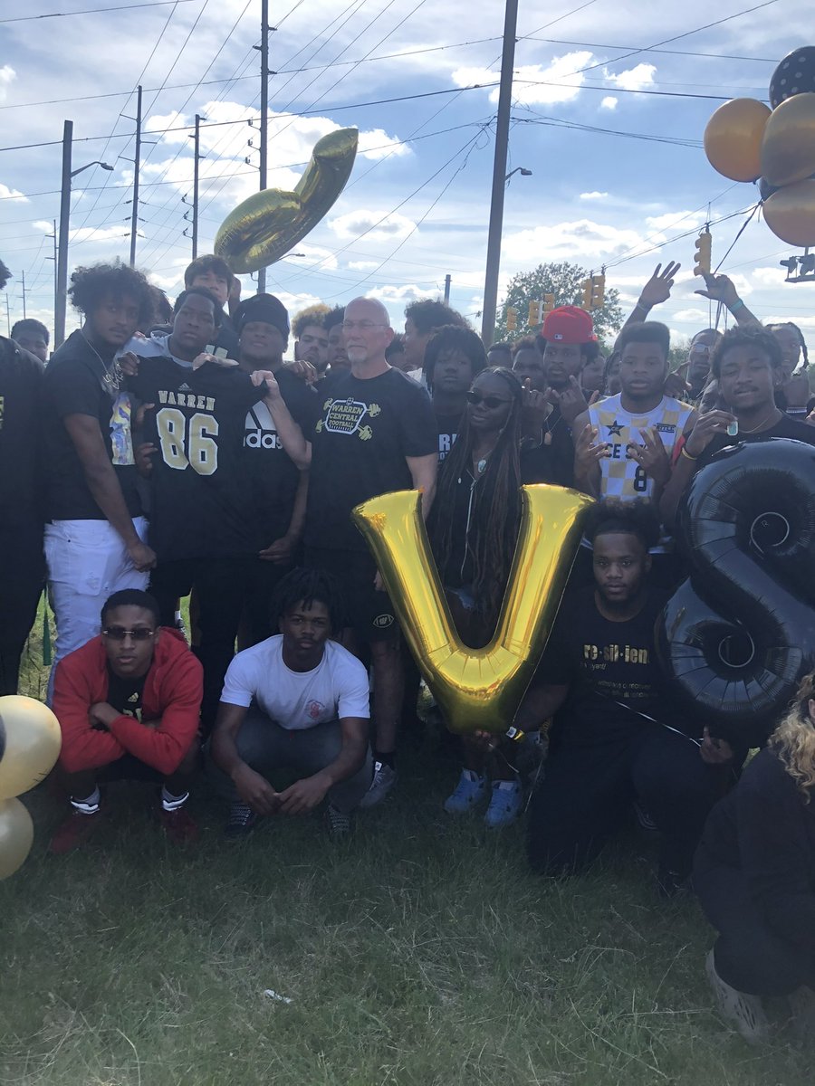 Handy_FACS's tweet photo. Love you Vic! #86 #WarriorFamily #WarrenStrong https://t.co/O1sjOEe5zq