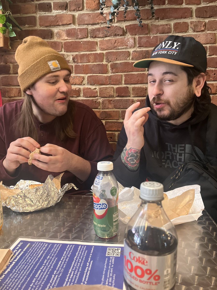 joshmane420's tweet photo. sry for going mia been traveling✈️until next time nyc…..✌🏻🍎 https://t.co/OjLEuKevGR
