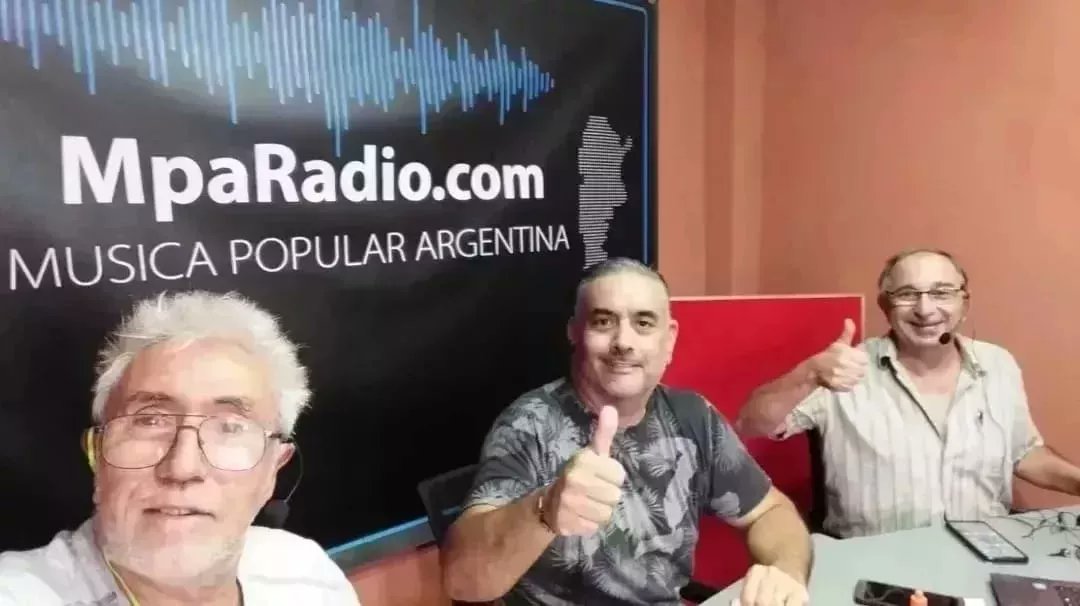MpaRadio's tweet photo. Mañana Domingo 11hs 
Escucha  
MPA #FOLKLORE   https://t.co/rOVig0GDDb
En dúplex con Fm de los Libres 93.9
Participa y Gana!
1Planta Vivero Villa Verde
1Baño de Crema + Manos
1Corte de Cristian B
1Regalo Casa Ventura
1Planta Vivero Lomas de Manzanares
1Regalo de R&amp;M Servicios https://t.co/xdKIOiL6L0