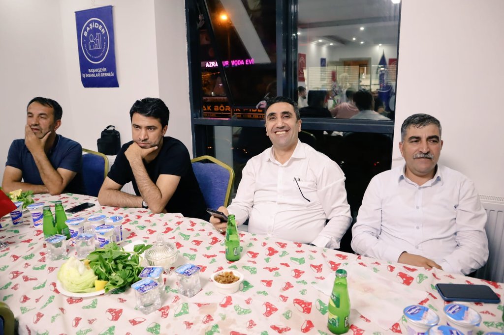 BasiderD's tweet photo. TEŞEKKÜRLER
1.’sini gerçekleştirdiğimiz BAŞİDER kültür sanat gecemize katılarak bizleri onurlandıran; 
Değerli STK başkan ve temsilcilerine, iş insanları ve sanatçılara AYRICA GECENİN GÖRÜNMEZ KAHRAMANLARI olan değerli dostlarıma cân'ı gönülden teşekkür ederim. https://t.co/bQJvWTV8bj