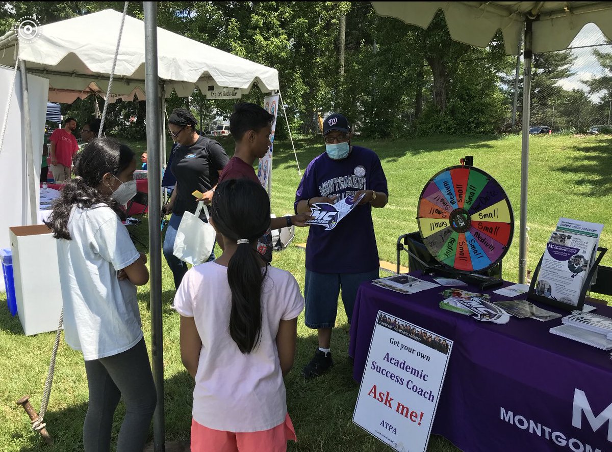 yaniralizrod's tweet photo. Wonderful turnout today! @atpa_mc and @MCEngage at Rockville Hometown a Community Gathering event. Thank you @Rockville411 for the invitation! #academiccoaches #mcprograms #summerclasses #scholarships @montgomerycoll https://t.co/smwidJtRnl