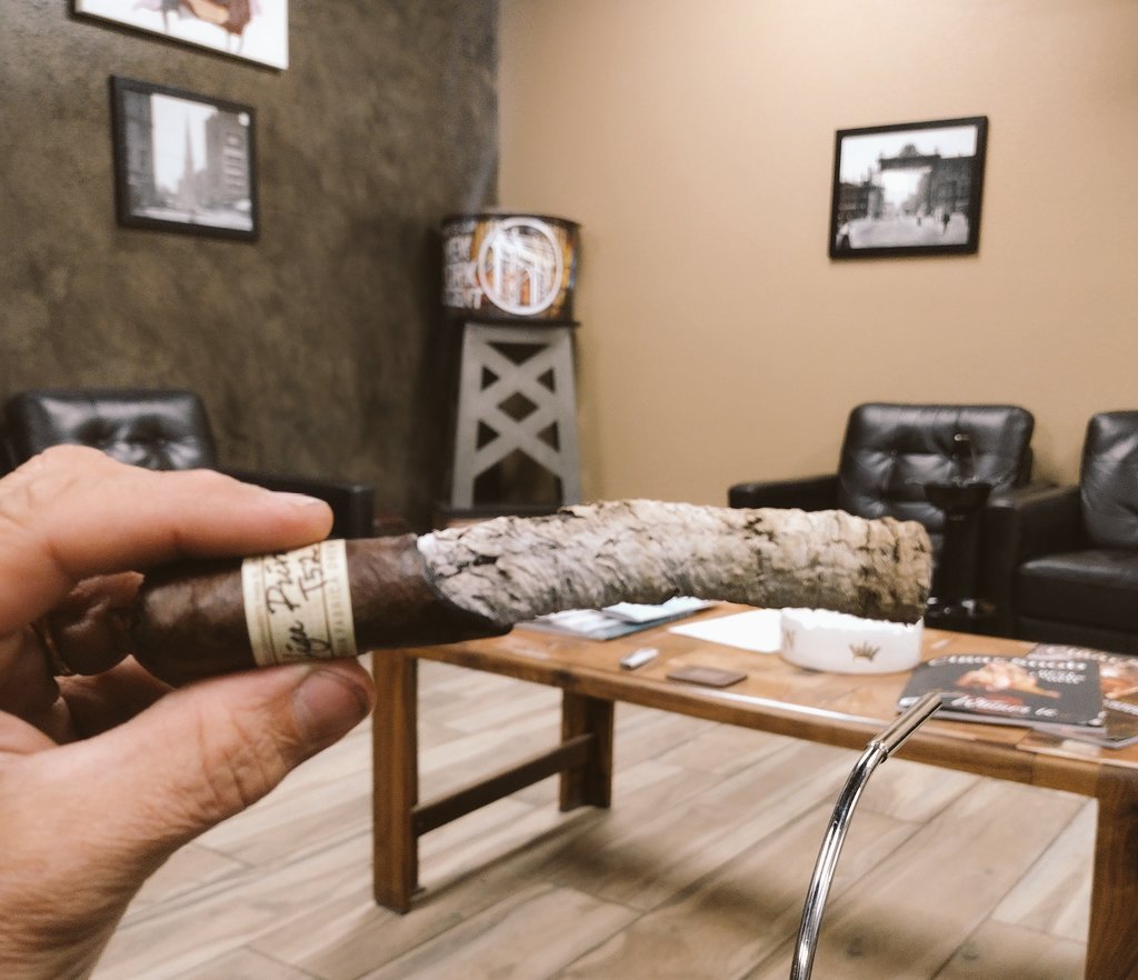 Jeff passed 4 years ago today, remembering him by smoking one of his T52's...Which got a little long in the ash...<a href="/drewestatecigar/">Drew Estate Cigars</a> @smokingcave <a href="/ligaprivada/">Liga Privada Cigars</a>