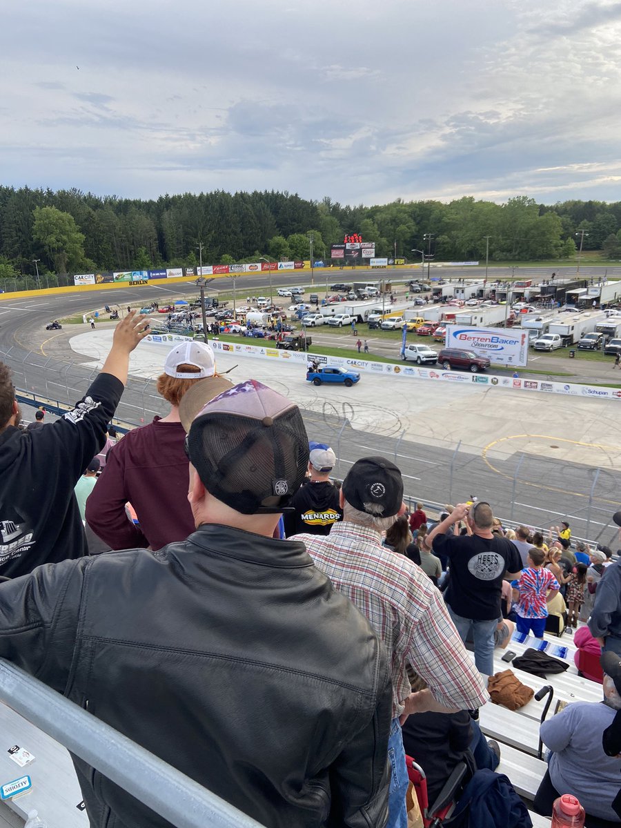 news8alec's tweet photo. Here at the Berlin Raceway and they’re shooting t shirts out of a gun into the grandstands. Clearly nobody here watched the Simpsons. #ripmaude https://t.co/aBwI0vLkB2