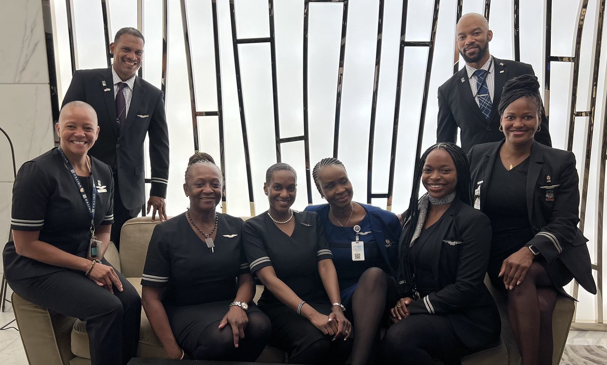 Mike_Love_UAL's tweet photo. Led an AWESOME crew to and from Lagos (LOS) with great appreciation and compliments! IAD representing well in Nigeria. ❤️ https://t.co/cuLGWaKDcn