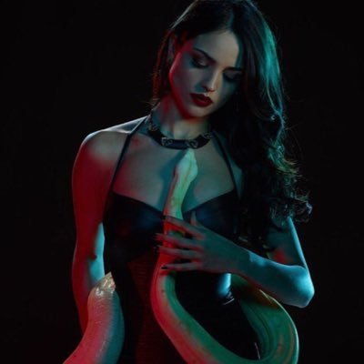 ❝ ¿Cómo puede existir tanta maldad en tanta belleza? ❞