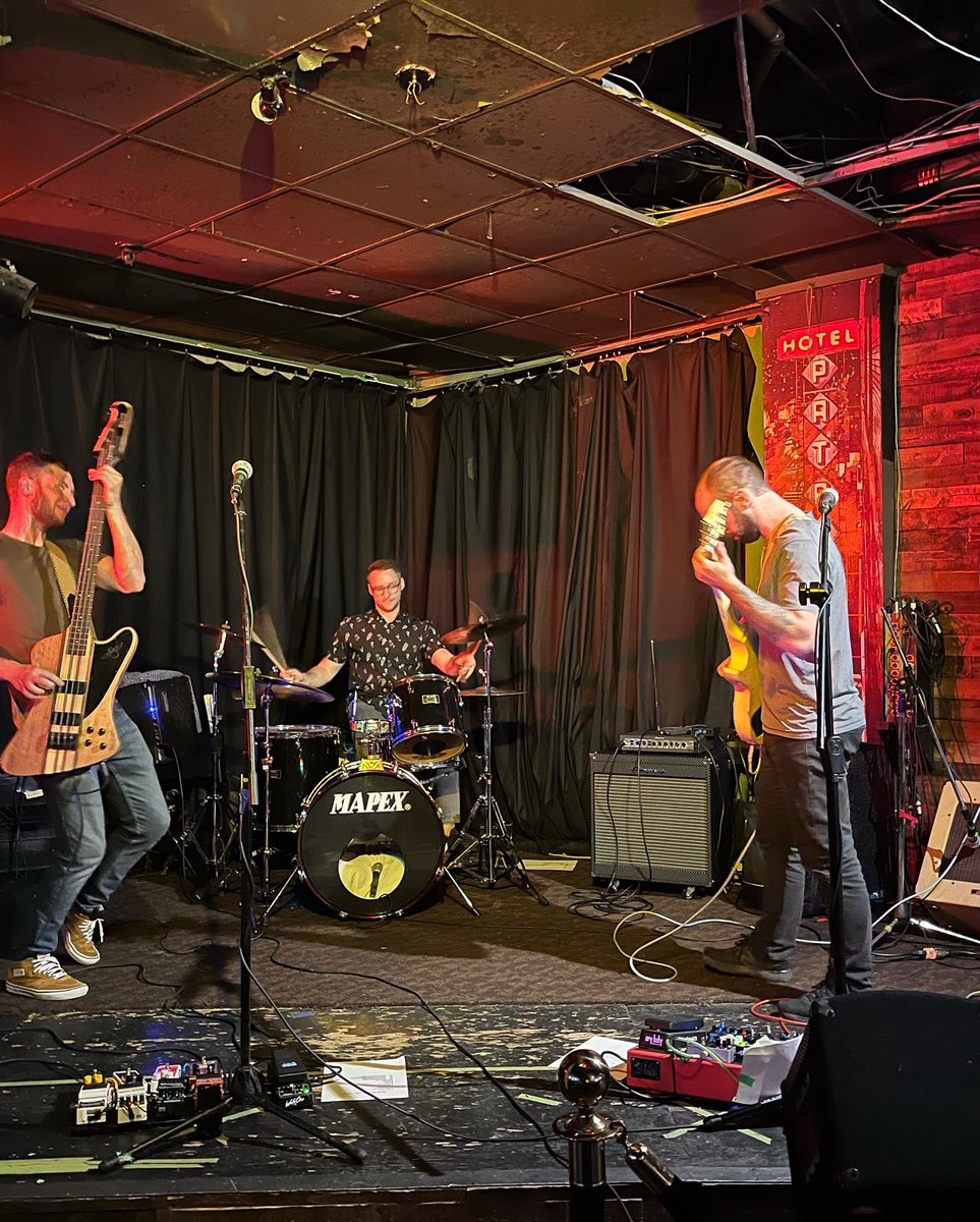 empromo's tweet photo. @zulu_panda @Hastings_Mill Pictures from last night https://t.co/yf7kwagAWq