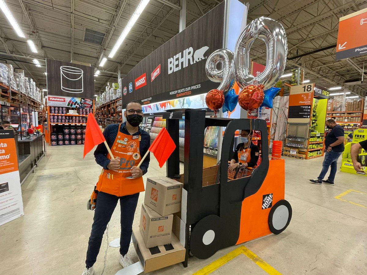 InFocusTeam6408's tweet photo. Beep beep 🔊... Remember to keep your 🚩Safety Zone 🚩 while operating lift equipment

Also celebrating our 9️⃣0️⃣days without 
incidents🥳🥳...Keep up working safe!
@luis_reyes1234
@InFocus_Chris @rodriguez_oyola @Alejandra4007 @noel_reyes00 
@Lourdes33b https://t.co/VxwIXYqTTD