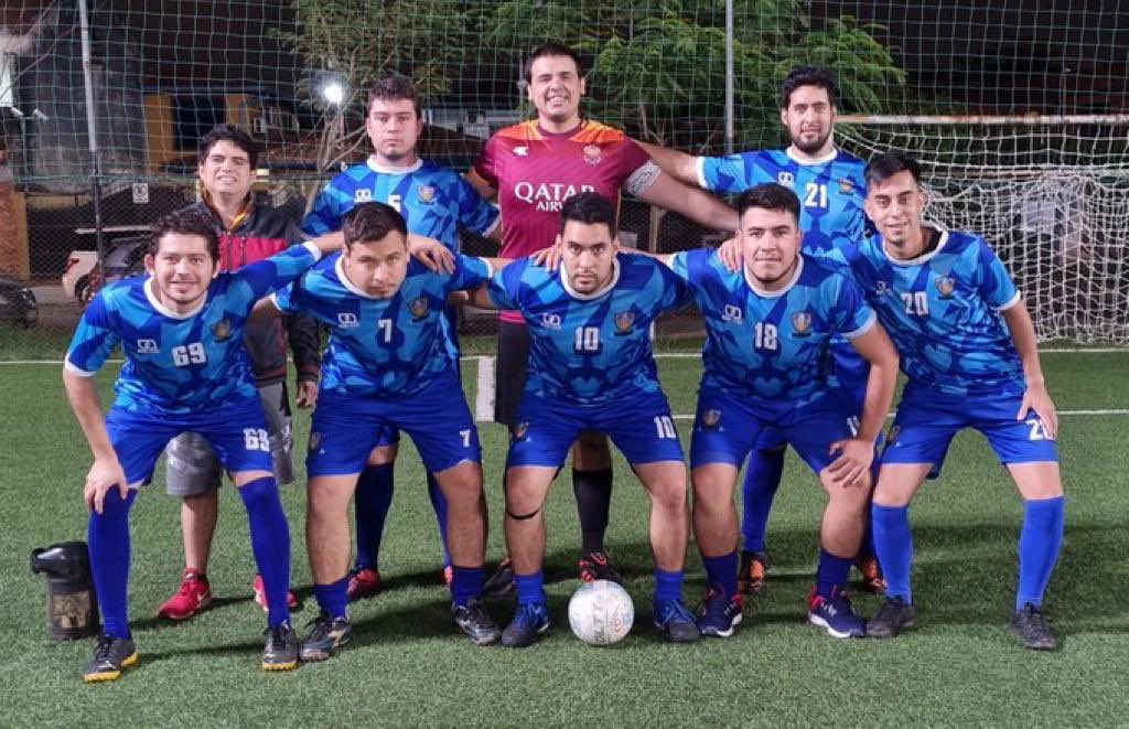 LIBRESFC's tweet photo. Un día volvió el 😍❤️ el dueño de la cinta ©️, el capi @paulo_apelt fue nuestro refuerzo para encarar esta 2da etapa del torneo gracias @lafuriabordo por el préstamo lo vamos a cuidar bien, volvimos @deportesCTN 😜 https://t.co/i1amanFkY1