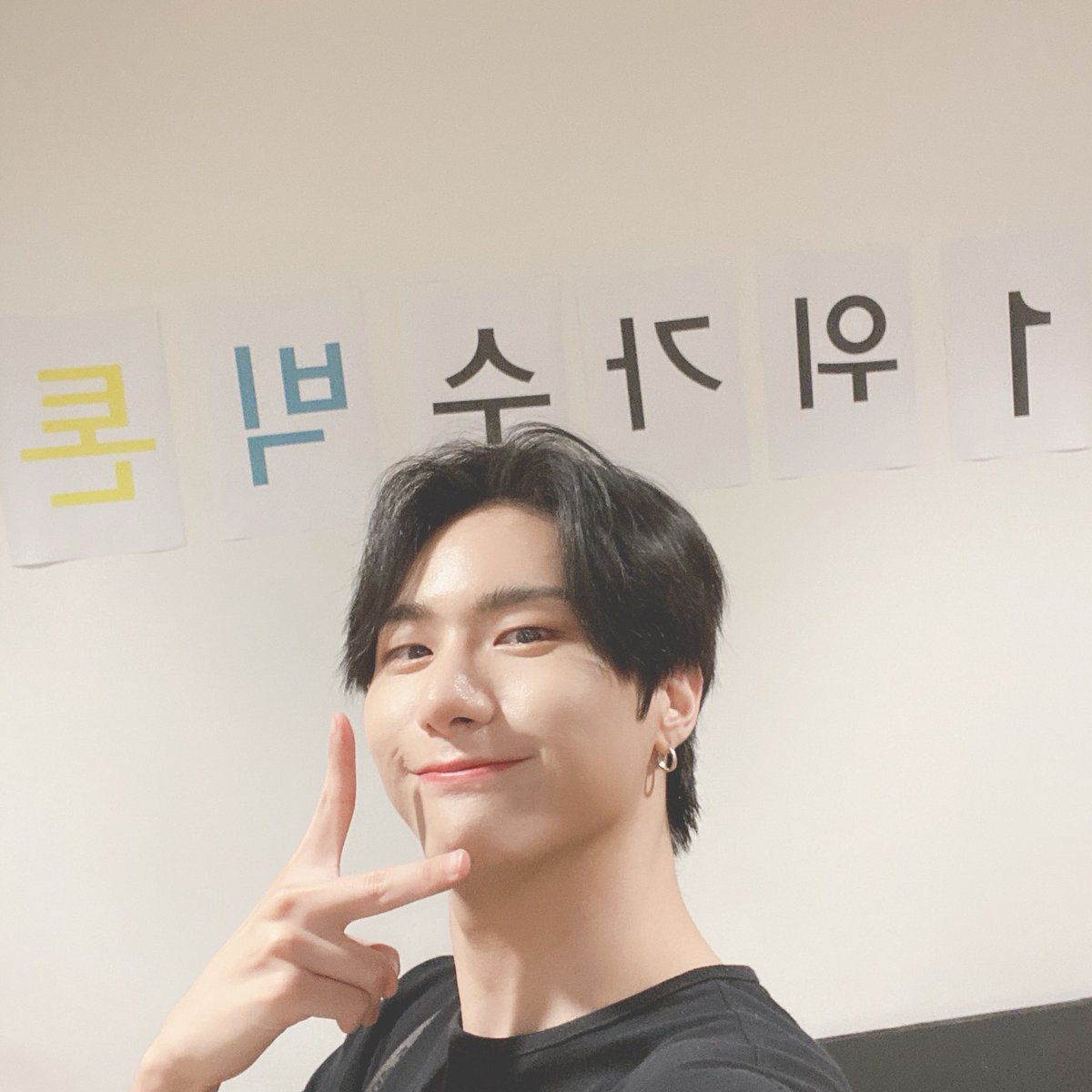 VieGoId's tweet photo. ¡  🗝️  𓂃⠀  #Xandre🍯 :  ᥙρdᥲtᥱ⠀\  on⠀[ ⁦#DᴀᴇʜʏᴜɴʚɞDebut⁩  * 🗯 ]

Y como última parada del día de hoy me lance corriendo para felicitar a @xdaeshi⁩ y que alguien me dijera #𝙒𝙚𝙡𝙘𝙤𝙢𝙚To대현World⁩ oficialmente 🫶🏻 https://t.co/091JKYaIMe