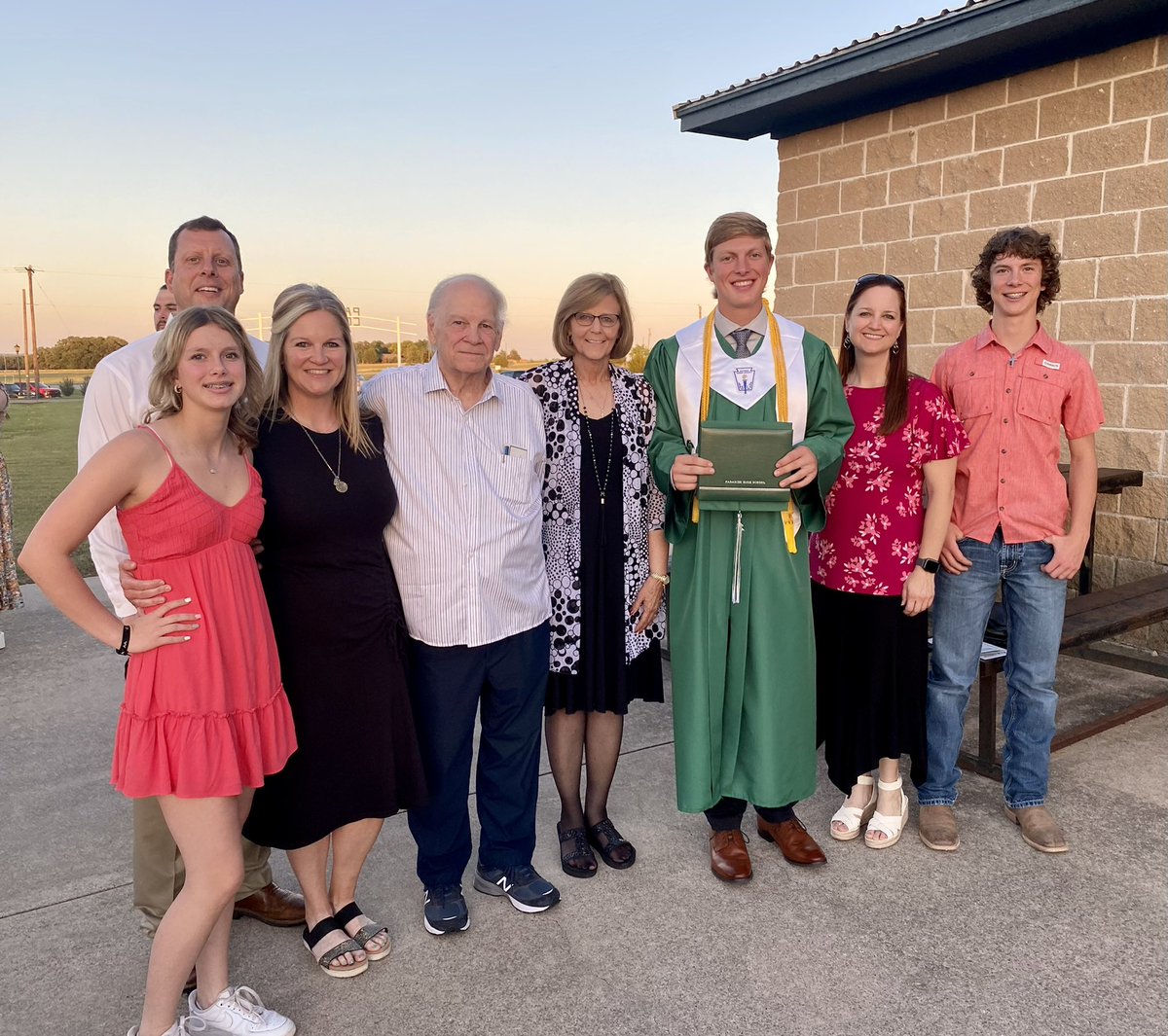 CarterStainton's tweet photo. We graduated! On to the next one @HendrixFootball https://t.co/lidYUQ8lWA