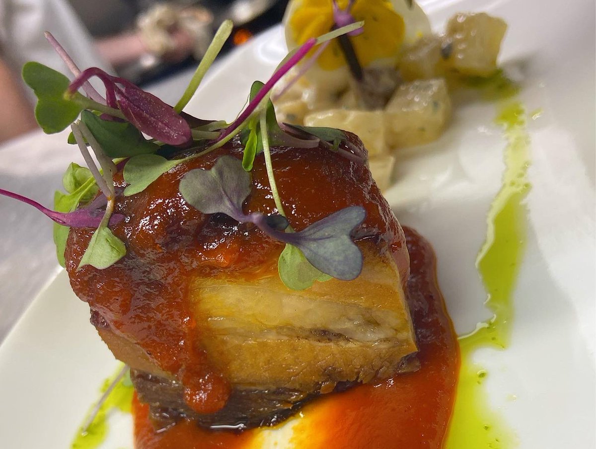 Granabyob's tweet photo. Just a few Memorial Day Weekend additions at #GranaBYOB 🌿🍴🇺🇸

14 oz Birkshire Pork Tenderloin- Potato Purée, Carrots, Broccolini, Chimichurri

Crab Cakes- Summer Succotash, Fingerling Potatoes, Charred Tomato Vinaigrette 

BBQ Pork Belly- Truffle Potato Salad with Deviled Egg https://t.co/XCqAehJAZd