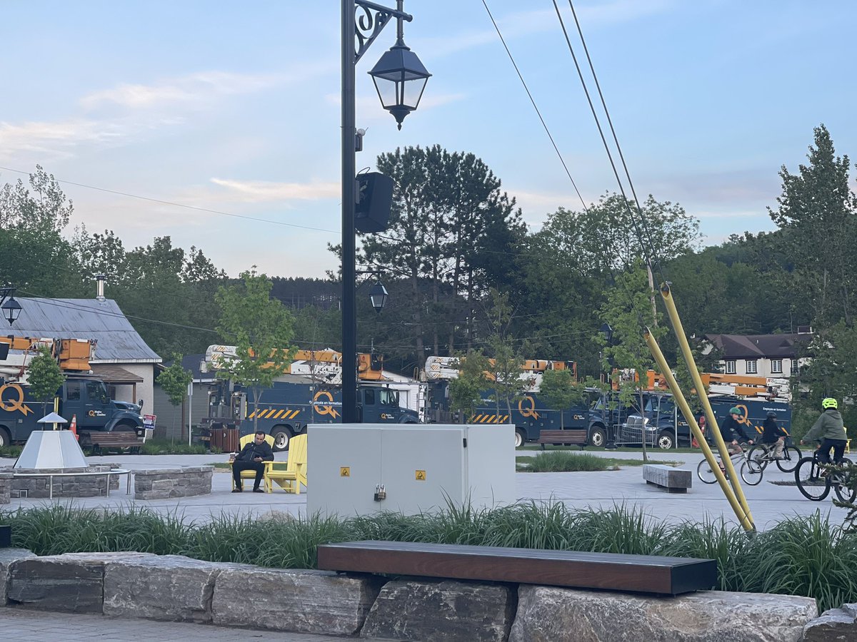 Une grande MERCI BEAUCOUP aux gens de <a href="/hydroquebec/">Hydro-Québec</a> 🙏🏽❤️