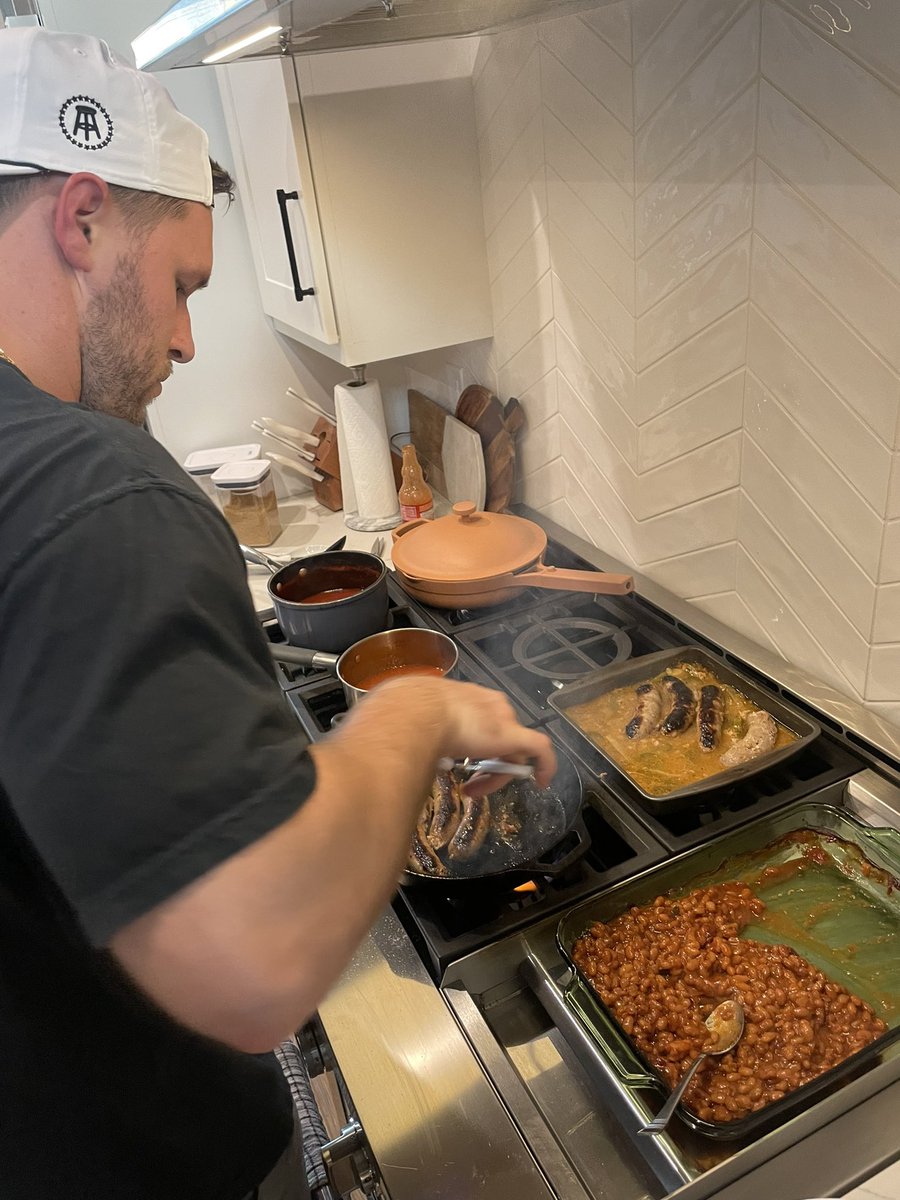 Taylor Lewan tweet media