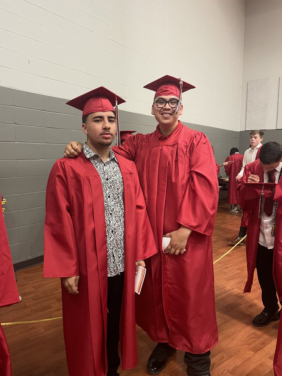 karle_stoll's tweet photo. Graduates from Creekview that hold a special place in my heart.  I can’t wait to see what the future holds. @CreekviewLeads https://t.co/pSX1fLT6SH