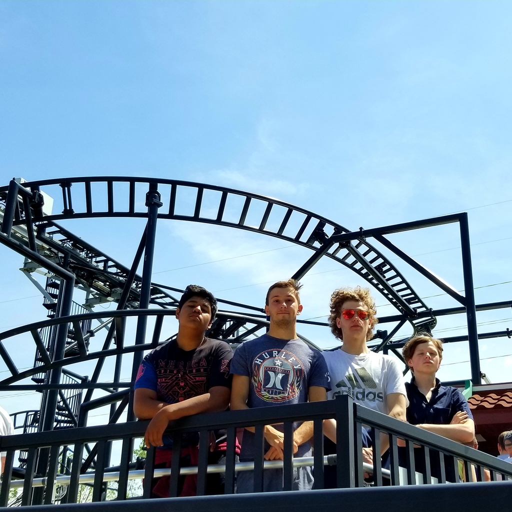 srchuskies's tweet photo. We could not have had more perfect weather for Adventureland! Favorites included the Monster & the Outlaw. #BandTrip2022 #WeAreTired #ButInAGoodWay https://t.co/yU5UGPi8Ke