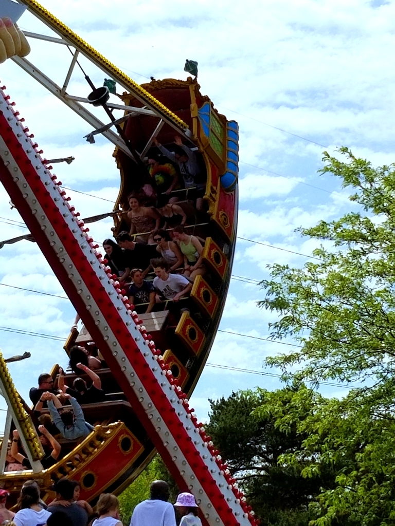srchuskies's tweet photo. We could not have had more perfect weather for Adventureland! Favorites included the Monster & the Outlaw. #BandTrip2022 #WeAreTired #ButInAGoodWay https://t.co/yU5UGPi8Ke