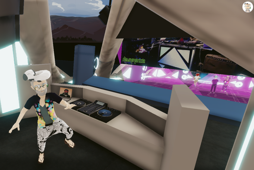 JoeSaccoche's tweet photo. Party Time with @stoney_eye at the 
@themetakey Headquarters in DCL! Party isn't over yet :) #Metakeyparty https://t.co/mUmklu7Lpy