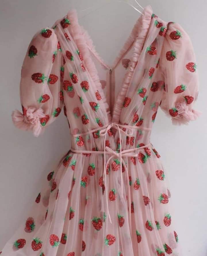 BernadGojek's tweet photo. Gaun Strawberry
https://t.co/rjAuXZDqeD https://t.co/3TfiyDRPcX