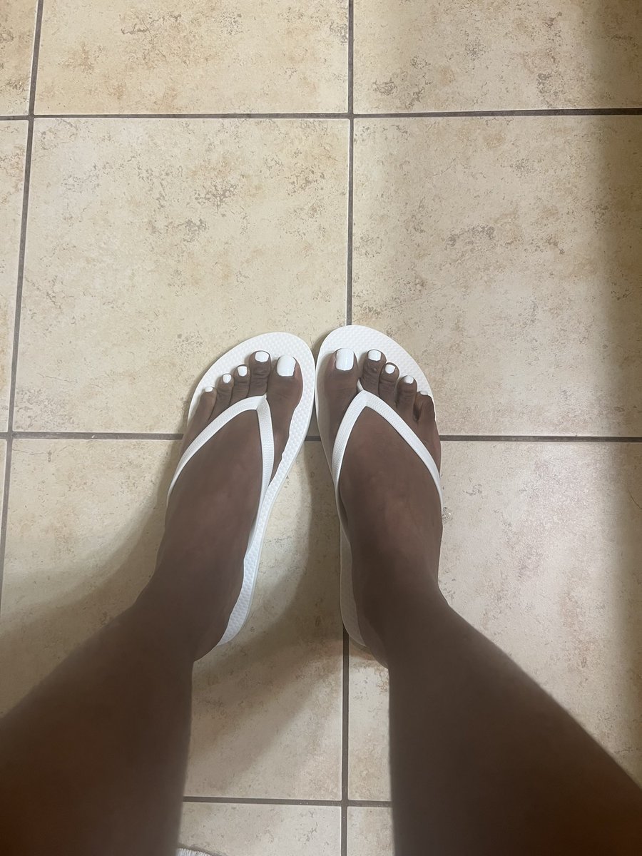 smoothfoot691's tweet photo. How did my pedi come out? #feetfinder #feet #toes #feetsessions #paypigs #feetpics #feetmodeling https://t.co/6A0VRyyoJg