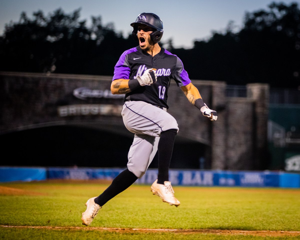 MetroConfSports's tweet photo. The Purple Eagles are no stranger to the long ball. 🏆⚾️

@NiagaraBASE Benny Serrano and Dawson Bailey both have belt home runs so far tonight 💥

📸: @djkufo

#MAACSports || #MAACBaseball https://t.co/7eQrGAlk5D