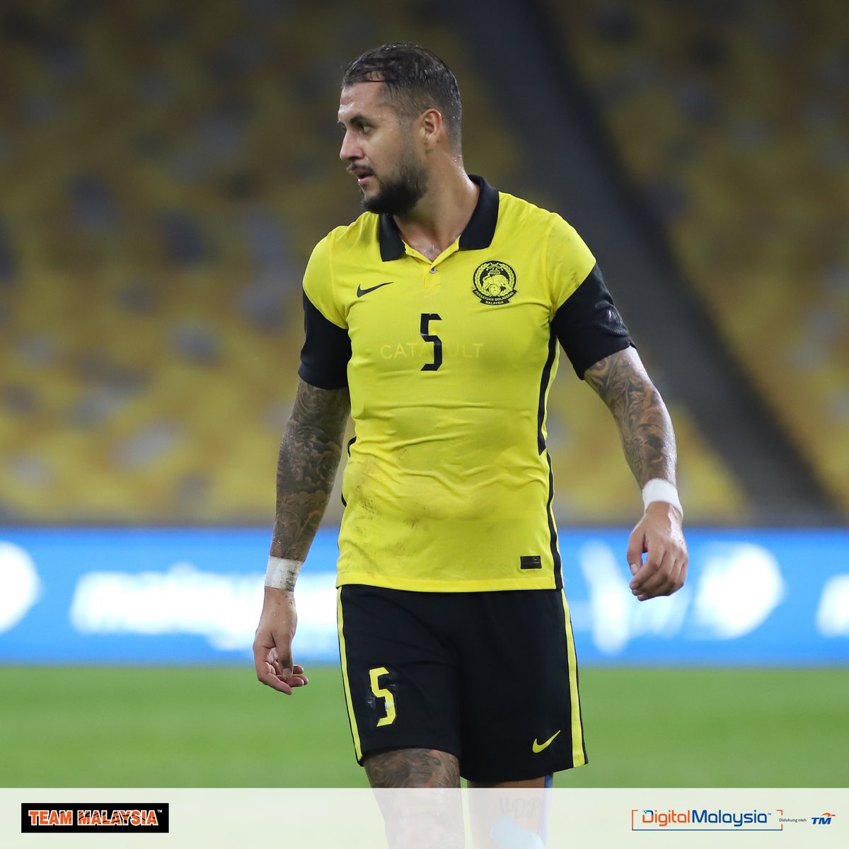 UnifiSports's tweet photo. Back three #HarimauMalaya kita ketika perlawanan persahabatan #MASvBRU Jumaat lepas. Di separuh masa kedua, Dominic Tan dimasukkan.
Masih dalam sesi penilaian sebab ada beberapa pertahanan kita yang belum beraksi. Anda berpuas hati dengan persembahan mereka? #KamiTeamMalaysia https://t.co/uZslcWPrgm