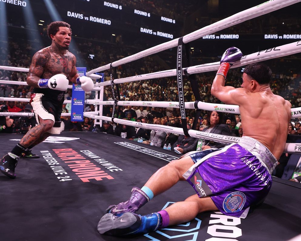 fightpicsgohard's tweet photo. Gervonta Davis KOs Rolly Romero

Brooklyn, NY (2022) https://t.co/Qlum2eHObb