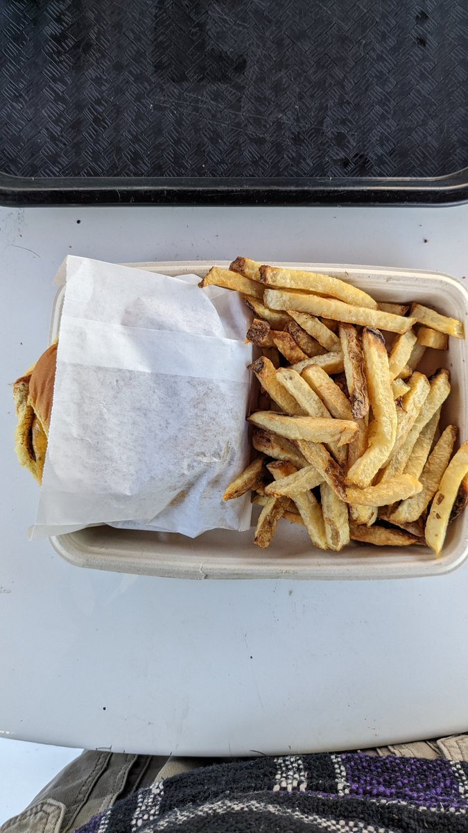 shawnmcnabb's tweet photo. @CAGreatAmerica This apparently is a cheese burger basket entree EXCEPT if you use the dining pass. In that case, only the burger is the entree and the fries become the side.  #deceptiveadvertiaing https://t.co/fb1lsSGt81