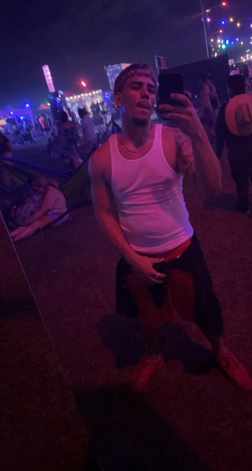 If you don&rsquo;t like me fuck off https://t.co/thyXwAswZY