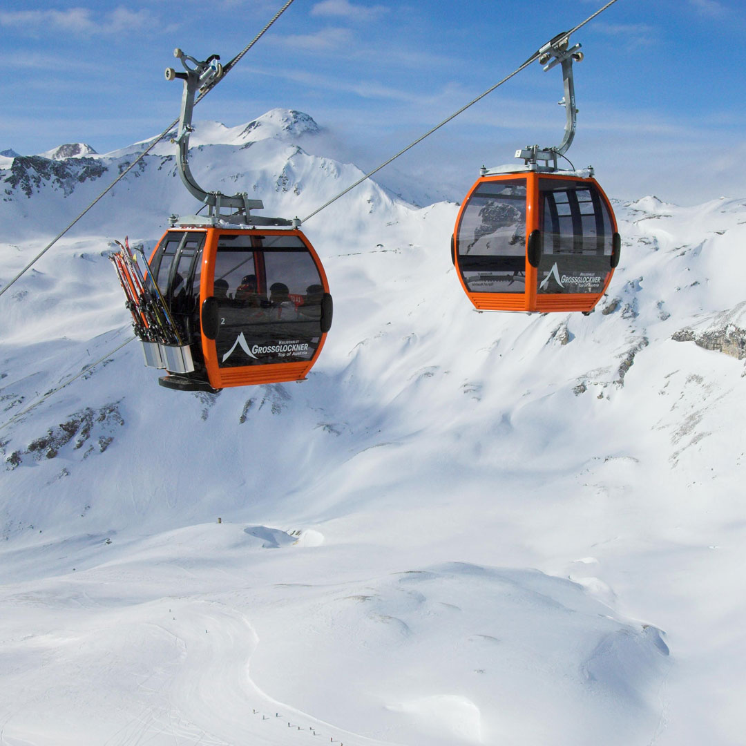 ❄️ Wintersport is... vroeg opstaan, een van de eerste liften omhoog en keihard genieten van vers geprepareerde pistes, zon en gezelligheid! 

Wat is wintersport voor jou? 🤗