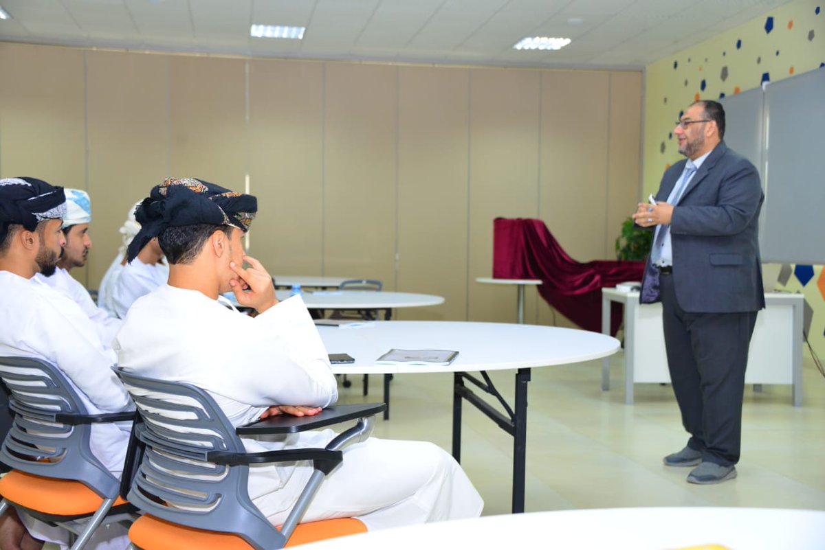 EduGovSsq's tweet photo. #يحدث_الان برنامج تعديل السلوك للأخصائيين الإجتماعيين بمدارس محافظة جنوب الشرقية ينفذه قسم الإرشاد والتوعية بدائرة التوجية المهني والإرشاد الطلابي بالتعاون مع معهد الألباب للتدريب خلال الفترة ٢٩ -٣١ مايو ٢٠٢٢ .
#فعاليات_تعليمية_جنوب_الشرقية https://t.co/sixaJ1Pn8z