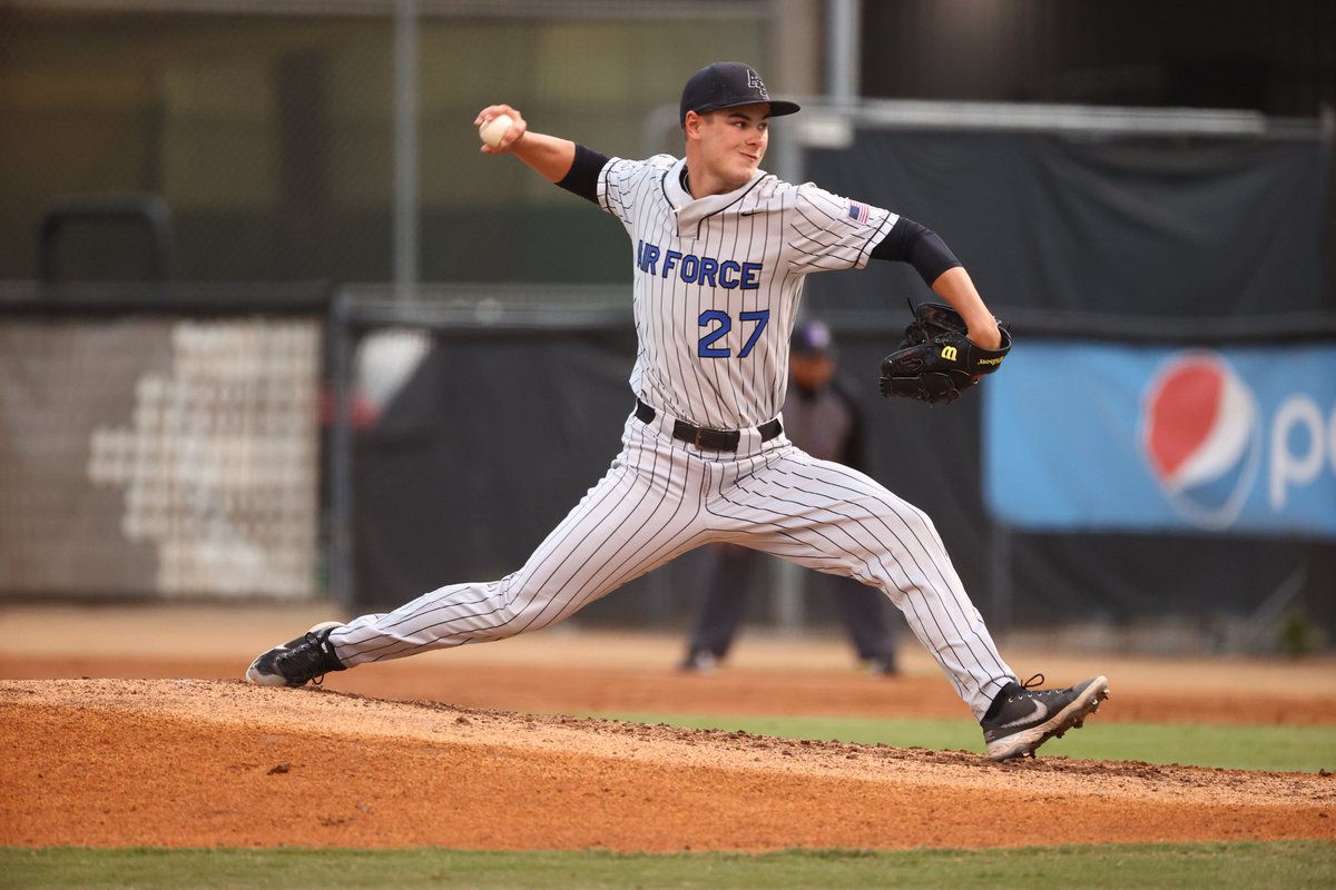 BrentBriggeman's tweet photo. Air Force starters @PaulSkenes_15 , Doyle Gehring (30) and Dylan Rogers (27) combined line at the @MountainWest Championships: 3-0, 21 2/3 IP, 3 ER (1.25 ERA), 31 Ks, 6 BB.
AFA outscored opponents 20-3 while they were on the mound.
Skenes/Gehring are sophomores; Rogers a freshman https://t.co/zWuBPFTk0H