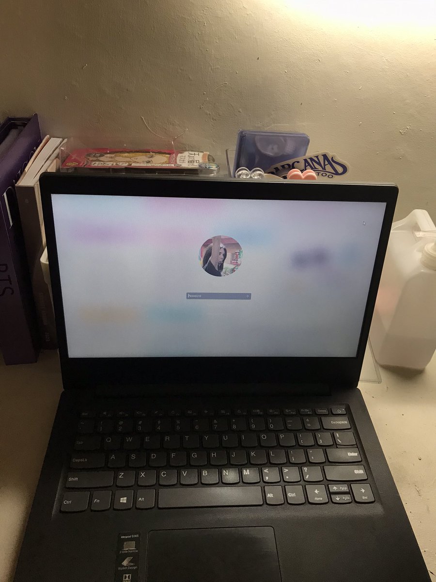 k0mmsbykat's tweet photo. hello! lf a buyer for my old laptop 😊

— perfect for online class and comms!!
— bought nung 2020 for 17k
— 256gb storage, 4GB RAM
— issue: some keys arent working (num 5 &amp; 6 and ibang symbols)
— free webcam na rarely ginagamit 🥹
— selling for ₱13k

random bumper gets ₱500 https://t.co/t63dPQuOGx