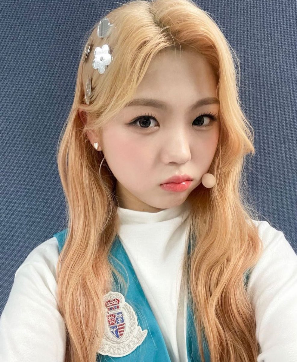 오늘 의상도 너무 이쁘구나!!!
벌써 무대 기대된다~ 오늘도 화이팅!!
#클라씨 #김리원